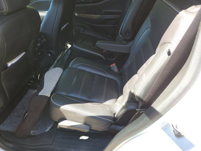 Used 2018 GMC Acadia Denali w/ Technology Package AWD/4WD image 7