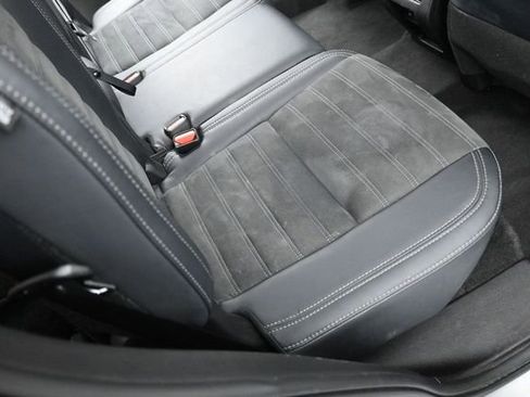 Used 2025 Mitsubishi Outlander SE AWD/4WD image 31