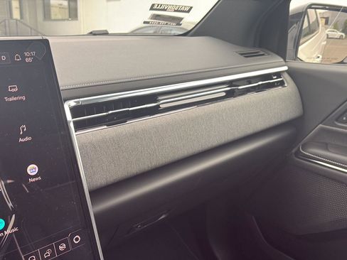 Used 2026 GMC Sierra EV Elevation image 22