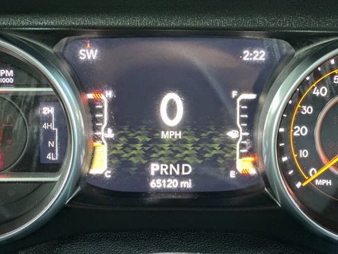 Used 2020 Jeep Wrangler Unlimited Sahara image 28