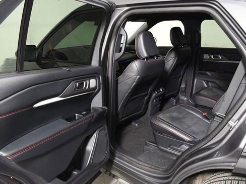 Used 2025 Ford Explorer ST AWD/4WD image 16