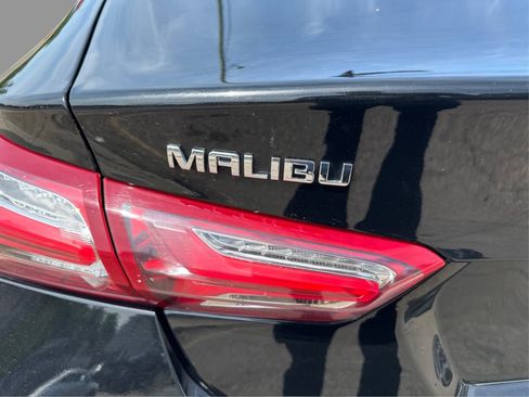 Used 2021 Chevrolet Malibu LT FWD image 36