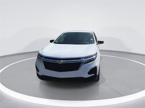 Certified 2024 Chevrolet Equinox LS w/ Driver Confidence II Package image 4