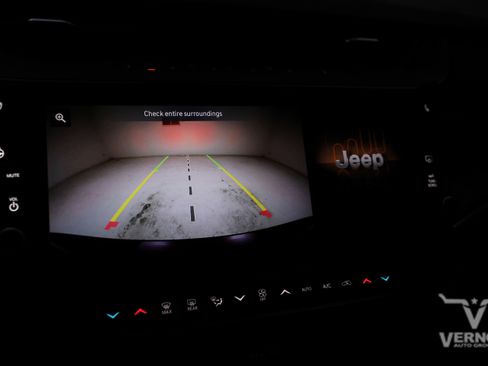 New 2026 Jeep Grand Cherokee Altitude AWD/4WD image 25