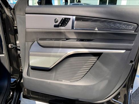 New 2026 Cadillac Vistiq Platinum image 35