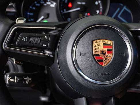 Certified 2026 Porsche Macan AWD/4WD image 20