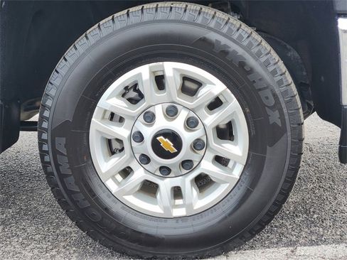 Used 2024 Chevrolet Silverado 2500 LT w/ Convenience Package image 7