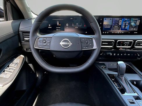 New 2026 Nissan Sentra SR FWD image 9