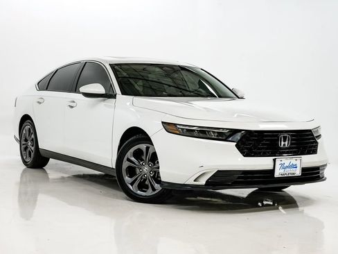 Used 2023 Honda Accord EX image 5
