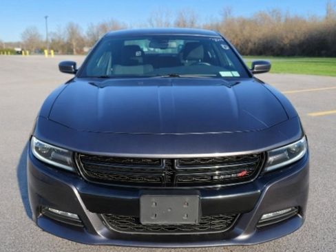 Used 2021 Dodge Charger SXT image 2