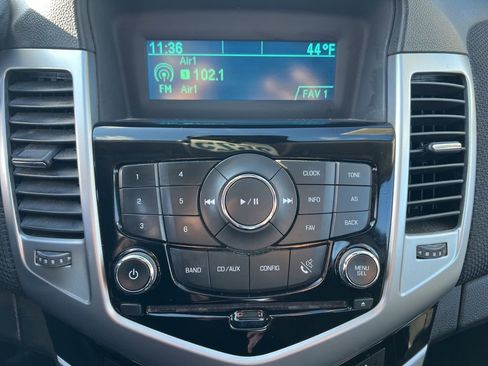 Used 2016 Chevrolet Cruze LT image 19