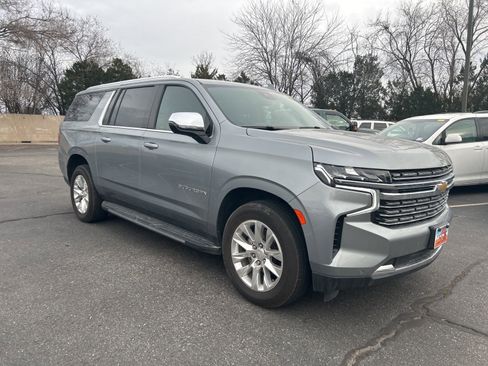 Used 2024 Chevrolet Suburban Premier image 15