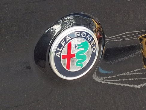 Used 2024 Alfa Romeo Stelvio Quadrifoglio image 31