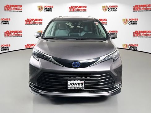 Certified 2024 Toyota Sienna XLE w/ XLE Plus Package AWD/4WD image 15