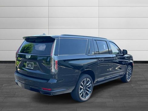 Used 2024 Cadillac Escalade ESV Sport w/ Touring Package AWD/4WD image 5