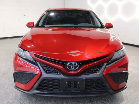 Used 2021 Toyota Camry SE FWD image 7