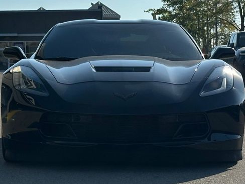 Used 2019 Chevrolet Corvette Stingray Coupe w/ 1LT image 3