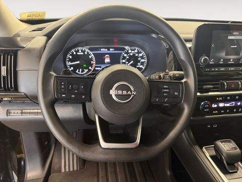 Used 2022 Nissan Pathfinder S FWD image 14