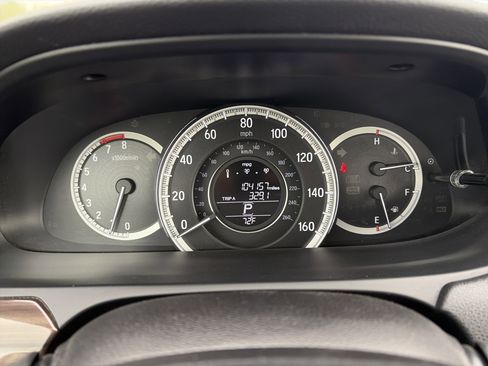 Used 2017 Honda Accord EX image 19