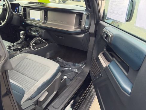 Used 2022 Ford Bronco Outer Banks image 16