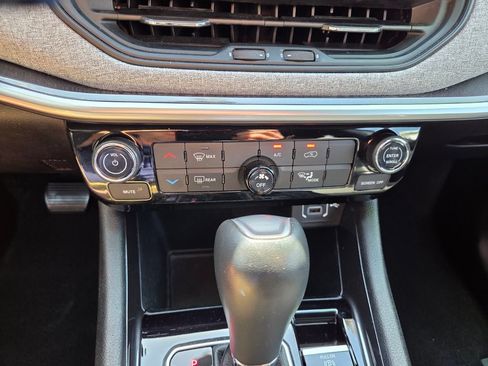 Certified 2023 Jeep Compass Latitude AWD/4WD image 26