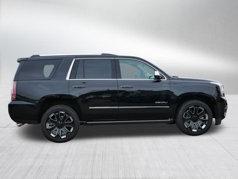 Used 2018 GMC Yukon Denali w/ Denali Ultimate Black Edition AWD/4WD image 8