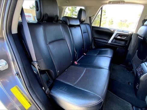 Used 2014 Toyota 4Runner Limited image 19
