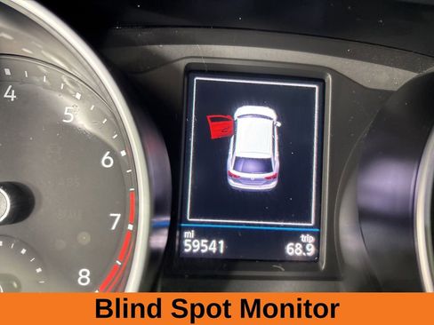 Used 2021 Volkswagen Tiguan SE R-Line image 15