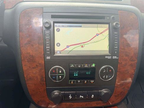 Used 2013 Chevrolet Suburban LTZ AWD/4WD image 37