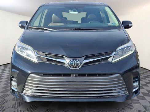 Certified 2020 Toyota Sienna Limited image 2