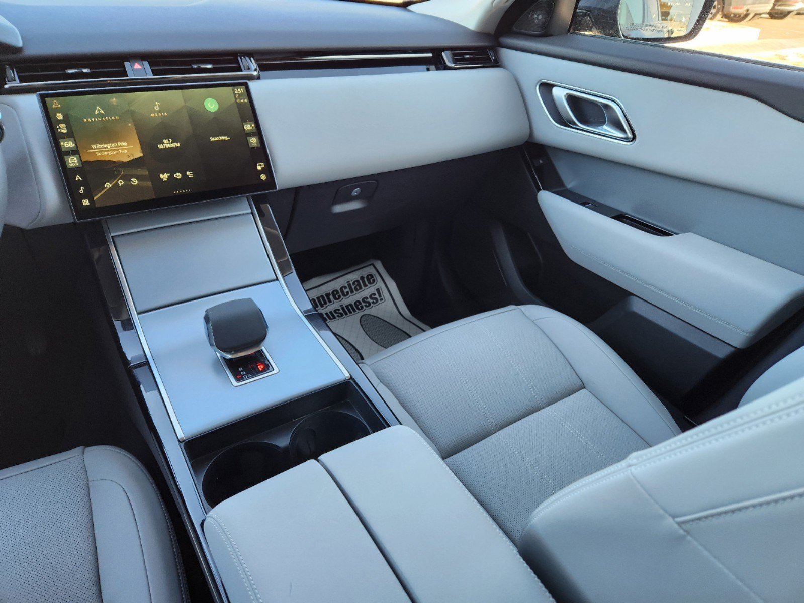 Certified 2025 Land Rover Range Rover Velar S AWD/4WD image 11