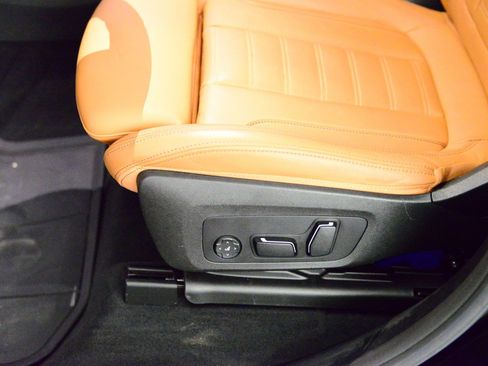 Used 2024 BMW X4 xDrive30i w/ Premium Package image 25