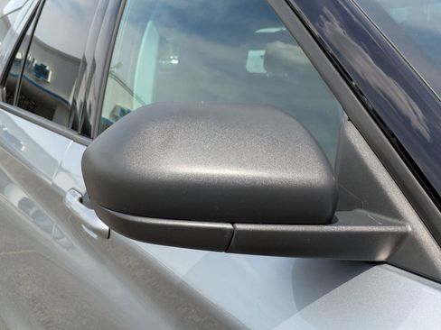 Used 2023 Ford Explorer XLT RWD image 15
