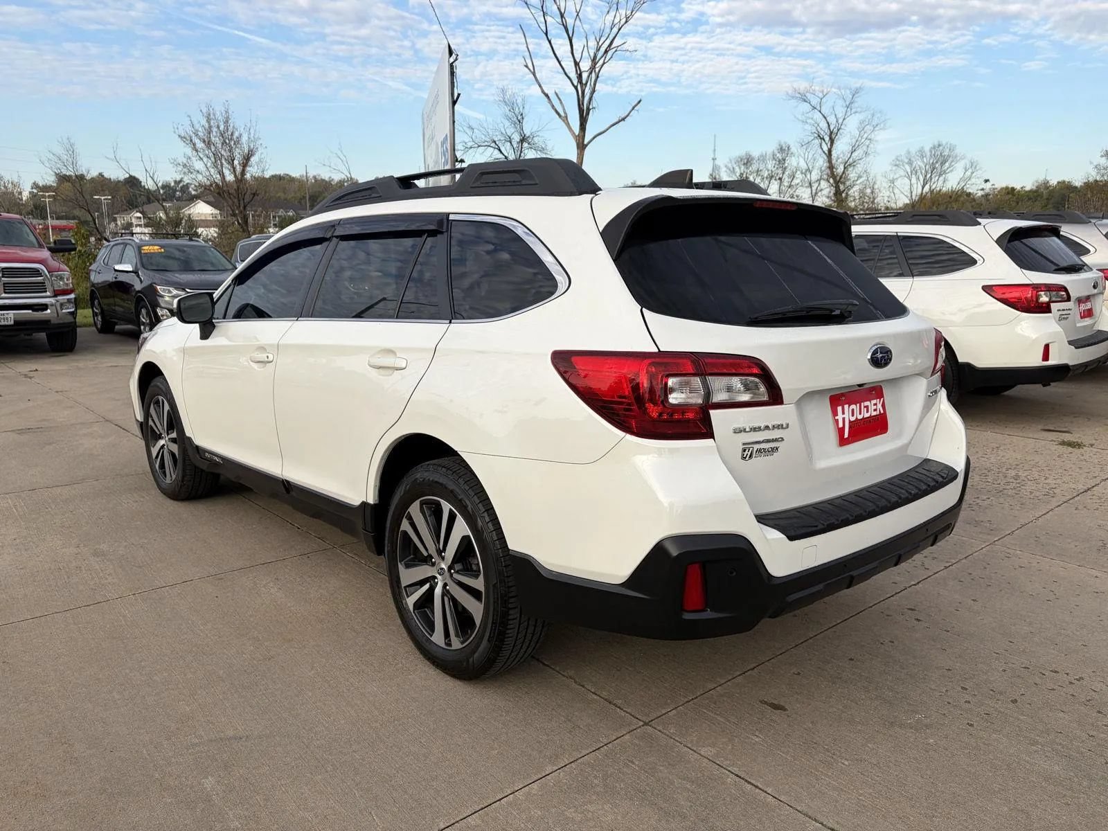 Used 2019 Subaru Outback 2.5i Limited AWD/4WD image 6