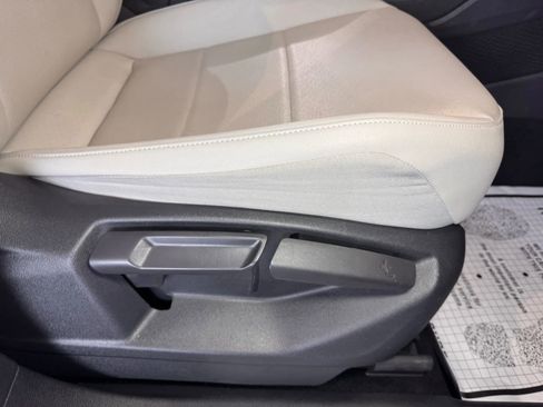 Used 2021 Volkswagen Tiguan SE R-Line image 15