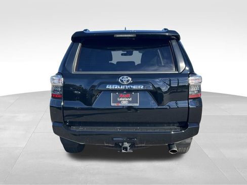 Used 2022 Toyota 4Runner SR5 Premium image 4