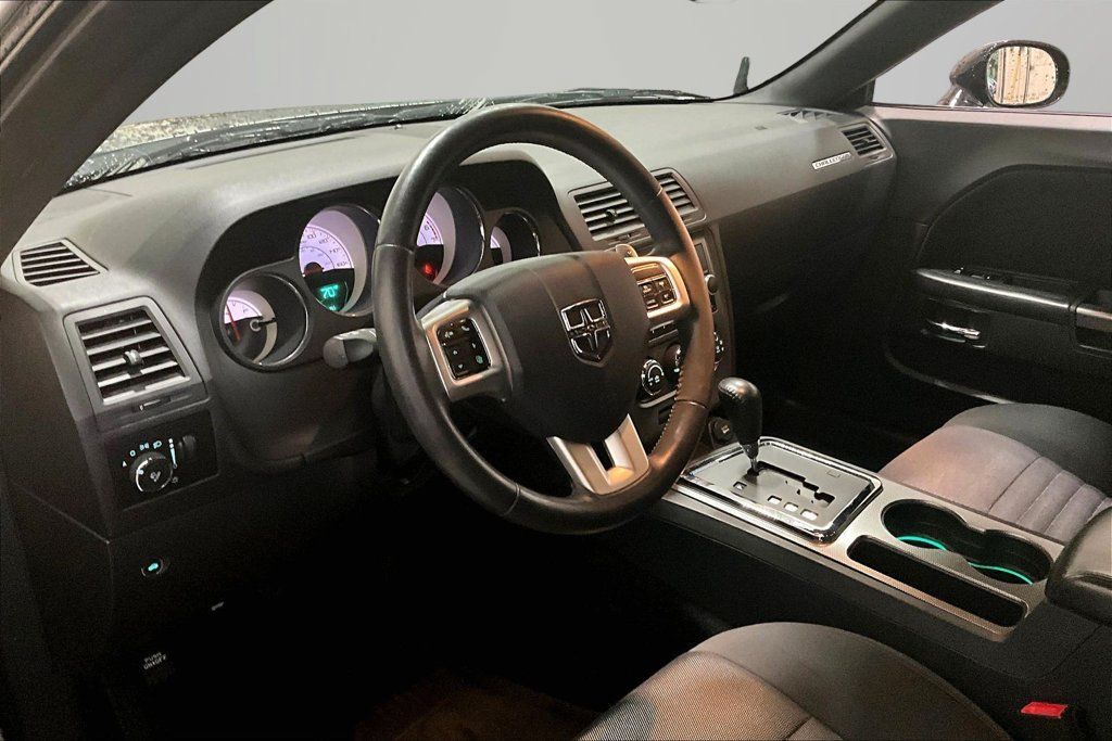 Used 2014 Dodge Challenger R/T RWD image 14