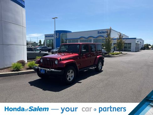 Used 2012 Jeep Wrangler Unlimited Rubicon w/ Connectivity Group AWD/4WD image 1