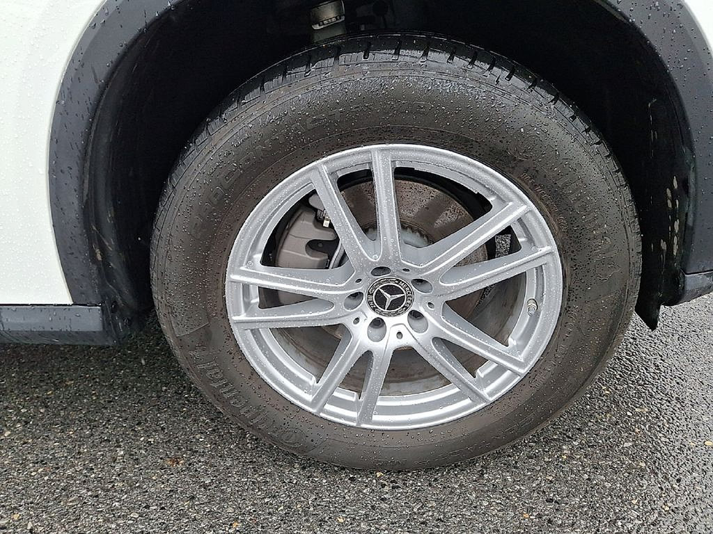 Used 2023 Mercedes-Benz GLC 300 4MATIC image 12