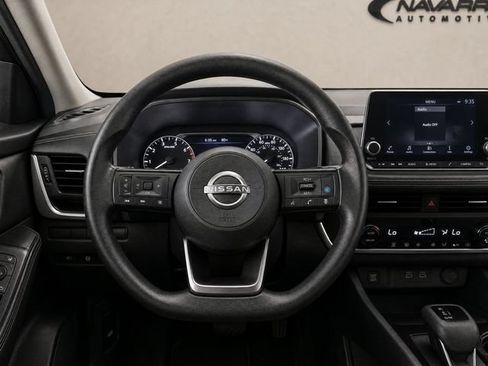 Used 2024 Nissan Rogue SV FWD image 13