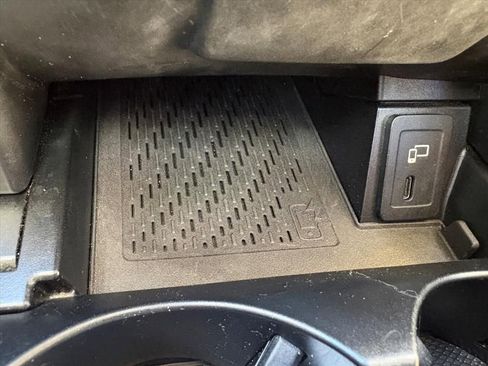 Used 2021 Mercedes-Benz GLC 300 image 13