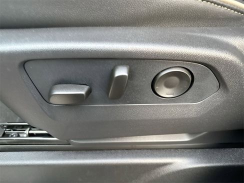 New 2026 Chevrolet Suburban Premier image 14