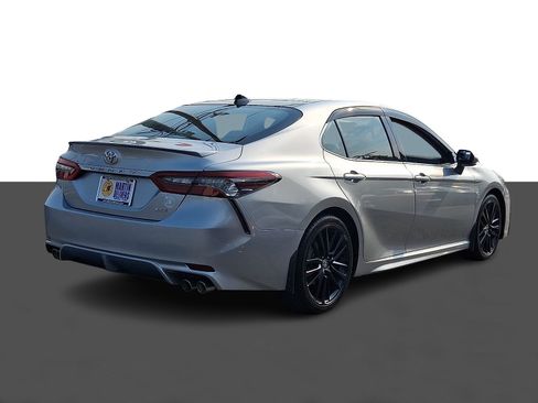 Used 2021 Toyota Camry XSE FWD image 6