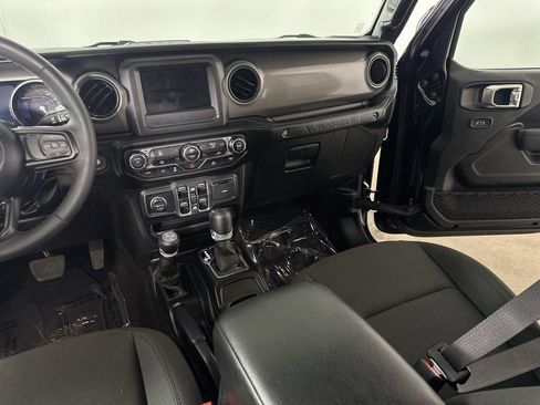 Used 2023 Jeep Wrangler Unlimited AWD/4WD image 19