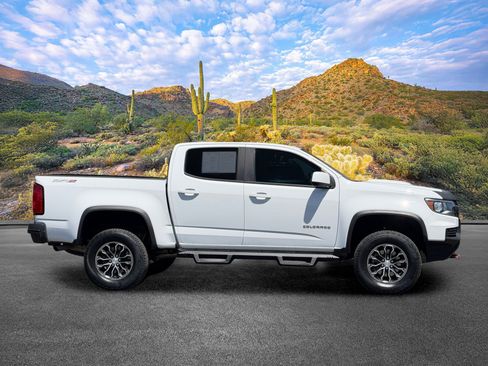 Used 2022 Chevrolet Colorado ZR2 AWD/4WD image 3