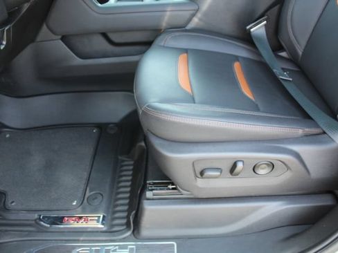Used 2025 GMC Sierra 2500 AT4 w/ AT4 Premium Plus Package AWD/4WD image 42