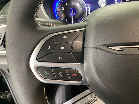 New 2027 Chrysler Pacifica Select AWD/4WD image 23