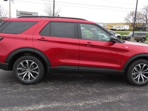 New 2026 Ford Explorer ST-Line image 9