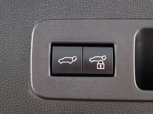 Used 2025 Lexus LX 600 4WD w/ Luxury Package image 35