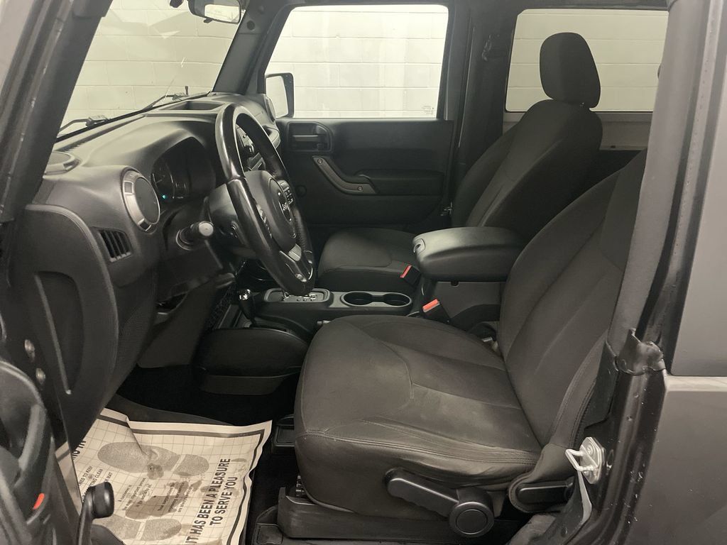 Used 2018 Jeep Wrangler Sport AWD/4WD image 10